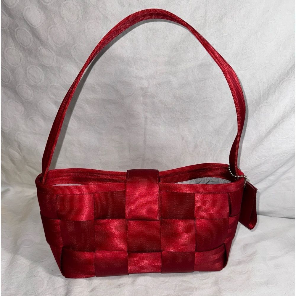 The Original Seatbelt Bag Shoulder Handbag Purse RED w/seatbelt tag